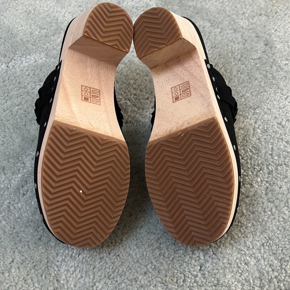 Shoes - Picture 5 of 5